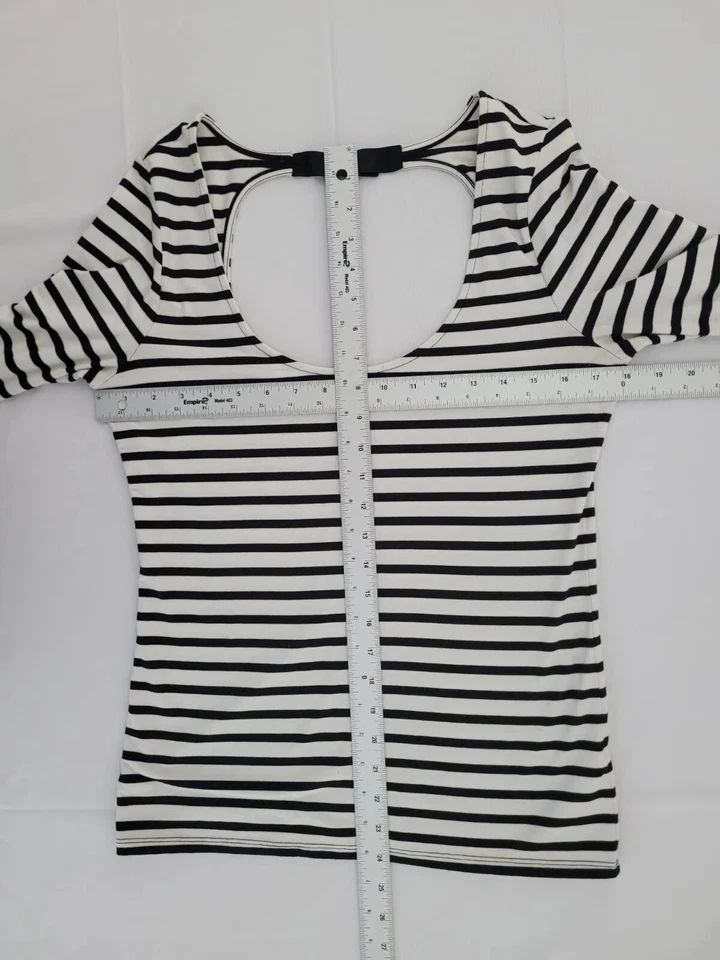 Top Victoria’s Secret espalda abierta manga larga rayas negro blanco talla M Foto 3 de 4