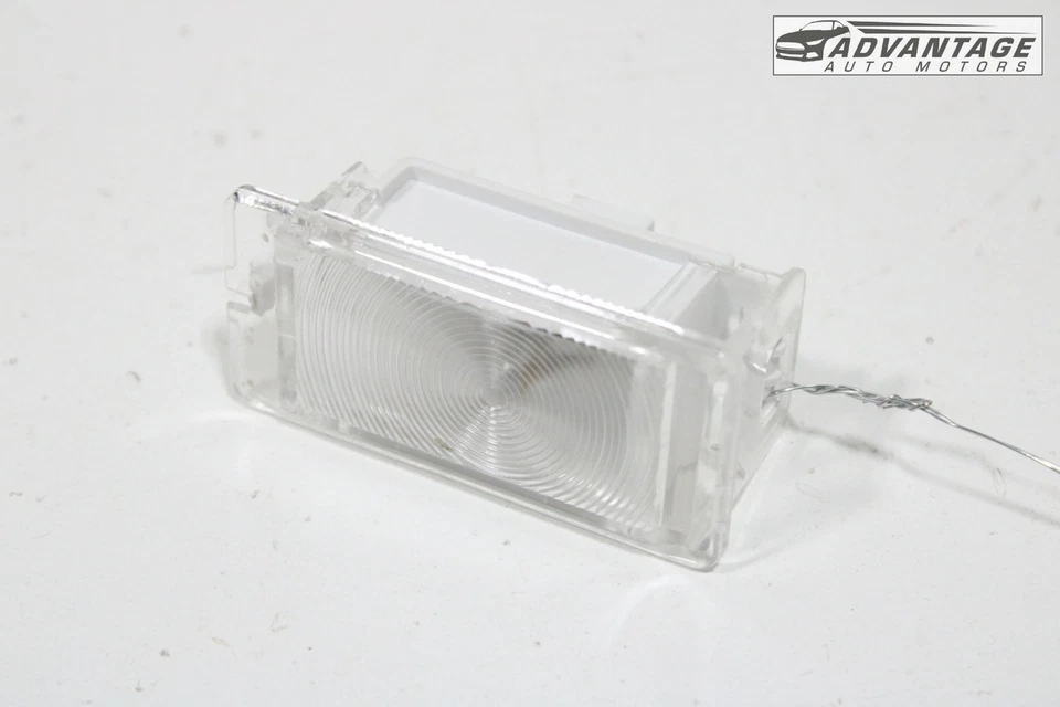 Nissan Kicks 2018-2025 trasero derecho interior maletero carga luz cortesía lámpara OEM Foto 2 de 4