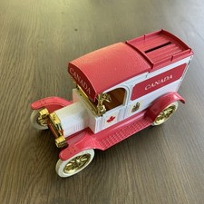 Vintage ERTL 1913 Ford Model T Van Canadian Provincial Series Canada Coin Bank