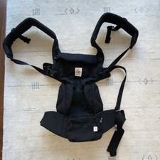 Ergobaby Black Baby Carrier Size Adjustable Multi-Carrying Positions Pocket