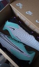 Nike Fußballschuhe, Größe 41-42