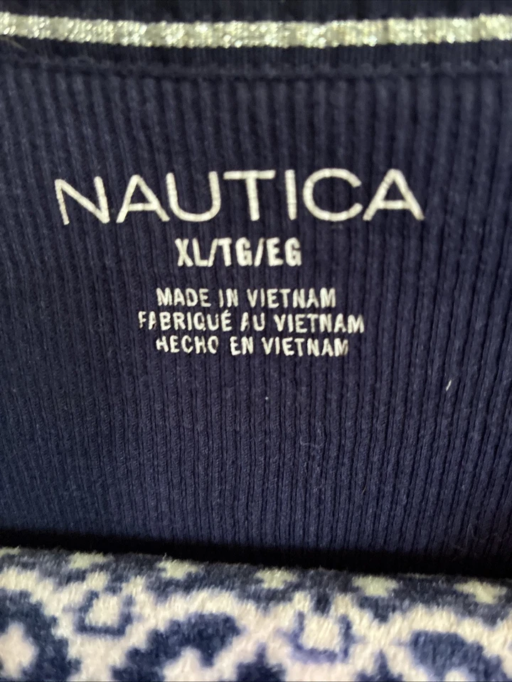 Acogedor conjunto de ropa de dormir suave para dama Nautica, azul con copos de nieve, talla: XL Foto 4 de 4