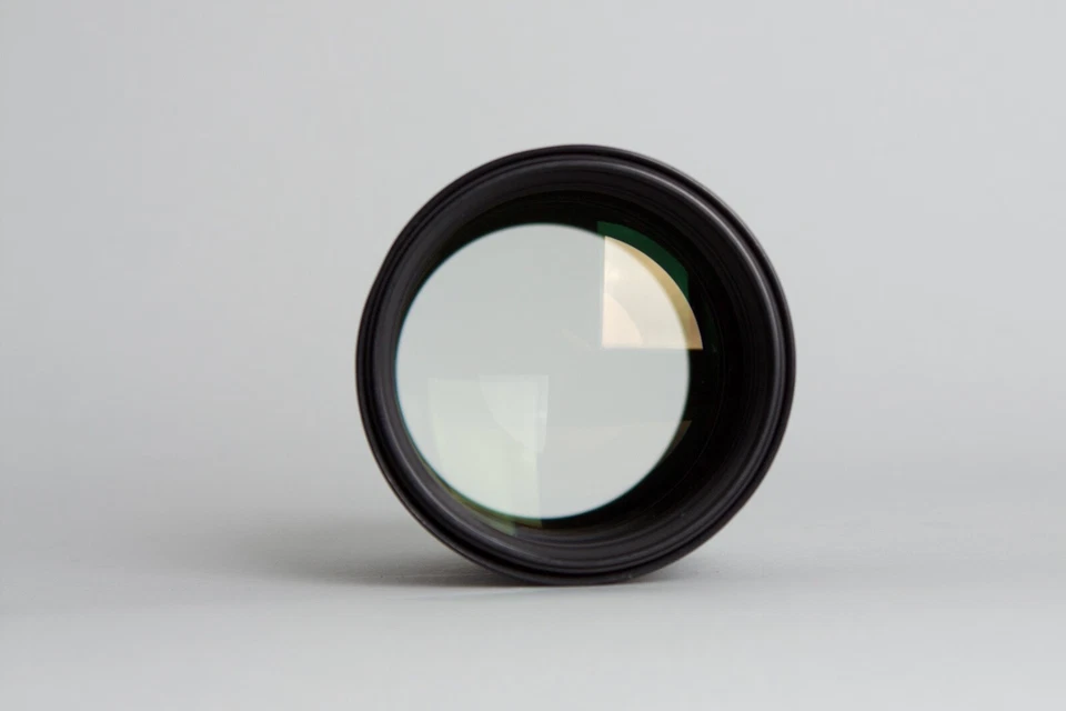 Объектив с ручной фокусировкой Nikon Nikkor 135 мм f/2 AI-S #230232 - Изображение 4 из 4