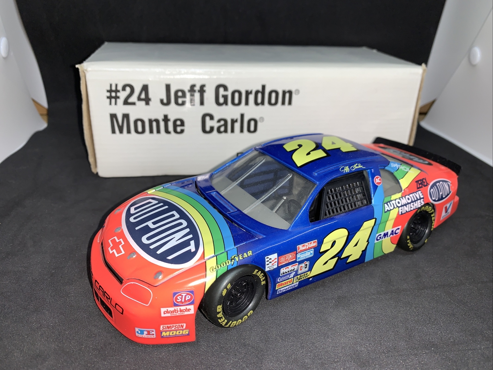 NASCAR #24 Jeff Gordon Chevrolet Monte Carlo Part No 01369024