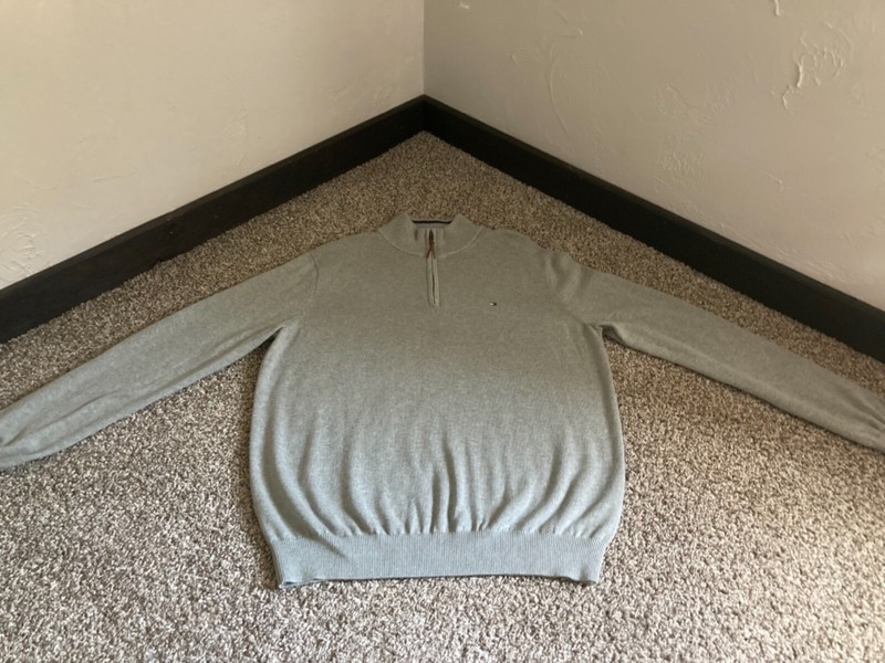 Men's Grey Tommy Hilfiger Size XL 1/4 Zip Pullover Sweater