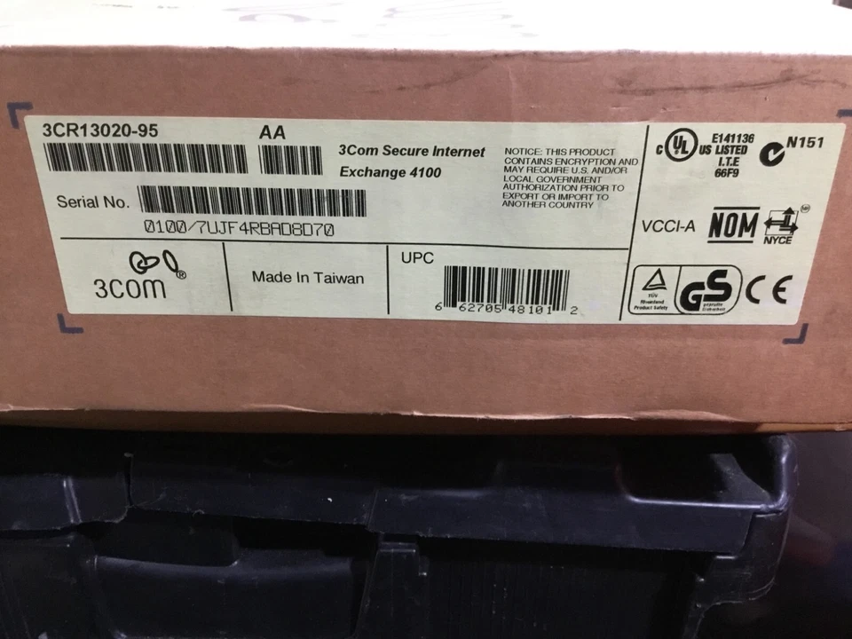 3Com Server 3CR13020-95  3Com secure internet exchange 4100 - Image 2 of 2