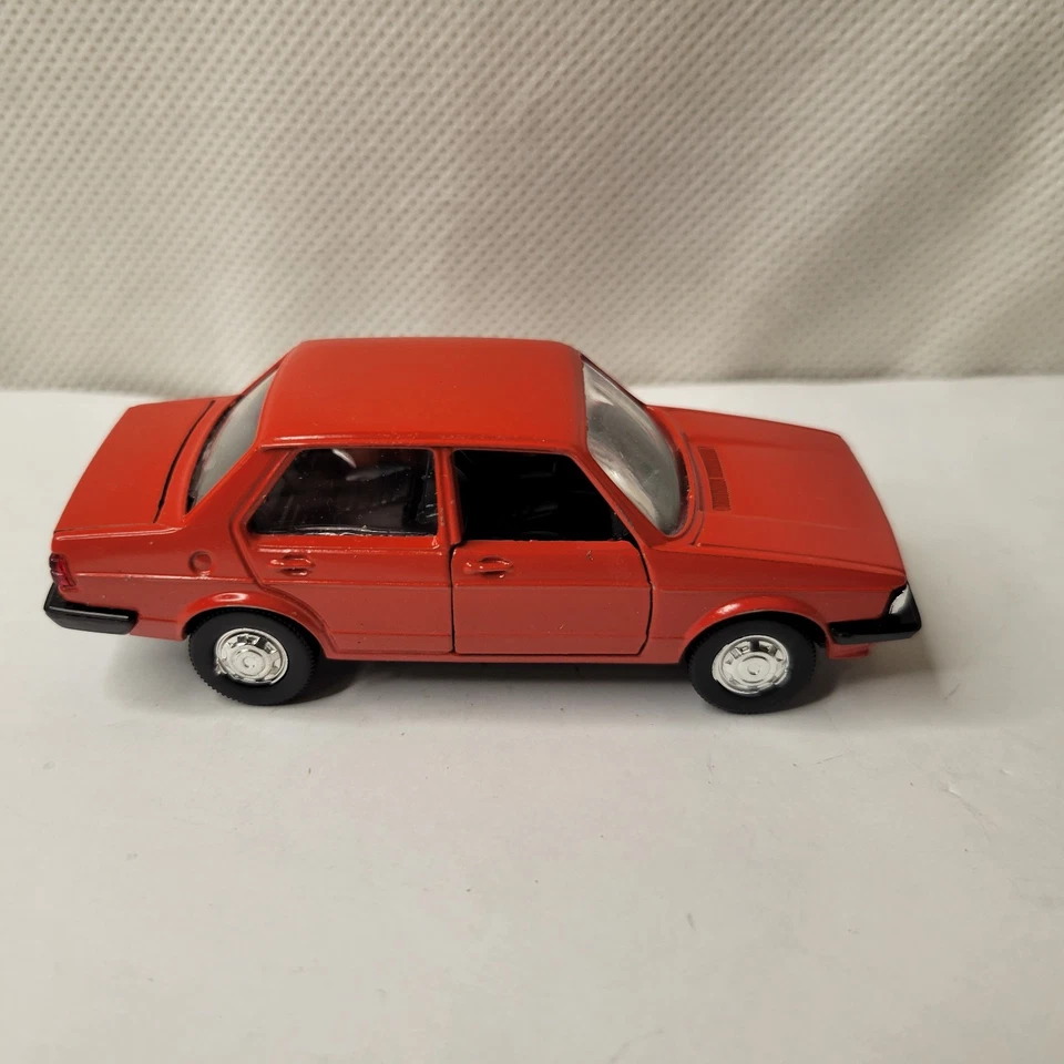 Modelo Schabak Volkswagen VW Jetta 1/43 1984-1992 Nº 1001 Hecho en Alemania Raro. Foto 4 de 4