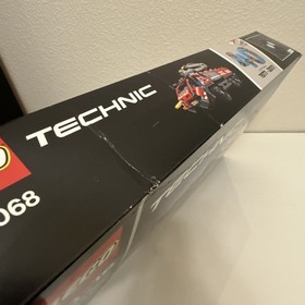 Brand new sealed LEGO TECHNIC Airport Rescue Vehicle (42068) 1094 pcs
