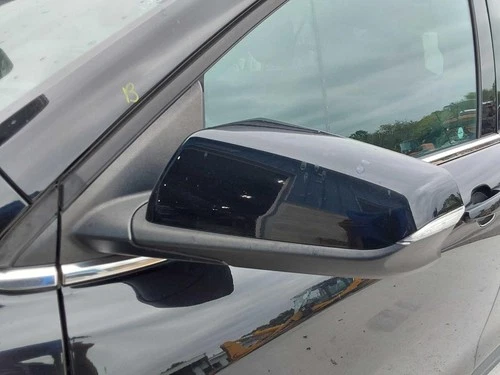 Used Left Door Mirror fits: 2019 Chevrolet Equinox w/blind spot alert opt DWK pa