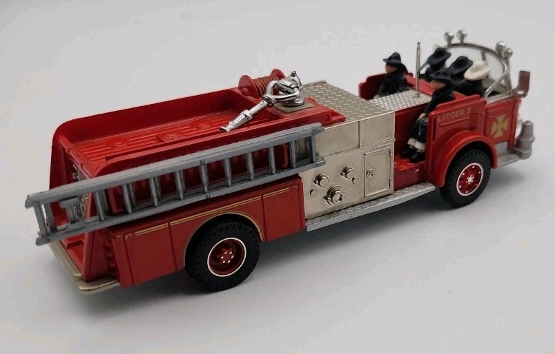 Picture 2 of 9
