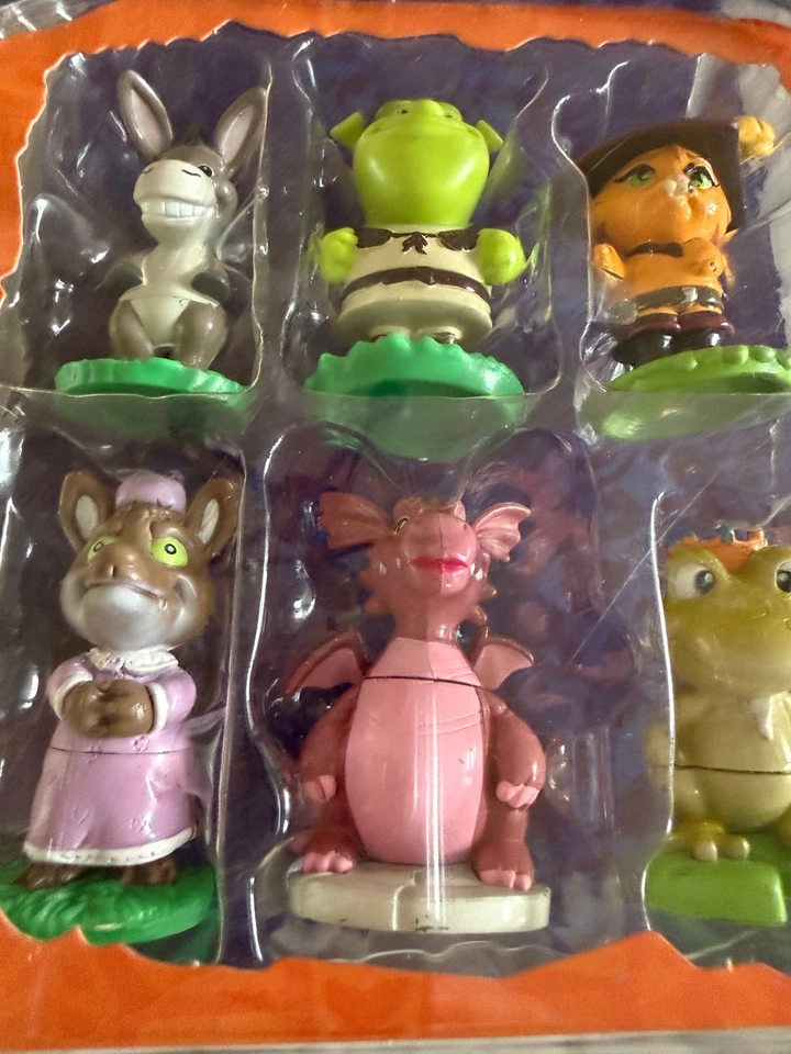 SHREK Fairytale Friends Mini Figura Set Burro Gato con Botas Dragón 2006 NUEVO Foto 2 de 4