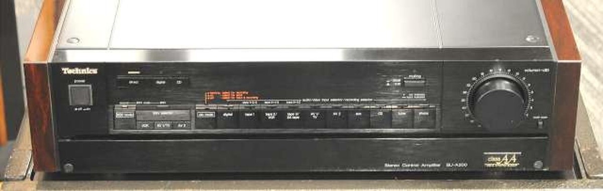 ジャンク Technics テクニクスSU-A200 ステレオコントロールアンプ Technics SU-A200 Control Amplifier Preamp Vintage Stereo Audio
