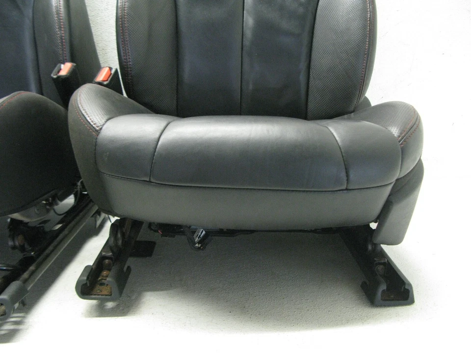 Dodge Dart GT 2013-2016 asiento delantero de cuero izquierdo derecho (puntada negra/roja) Foto 4 de 4