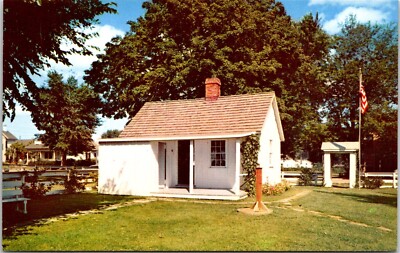 Postcard Herbert Hoover Birthplace West Branch Iowa D194