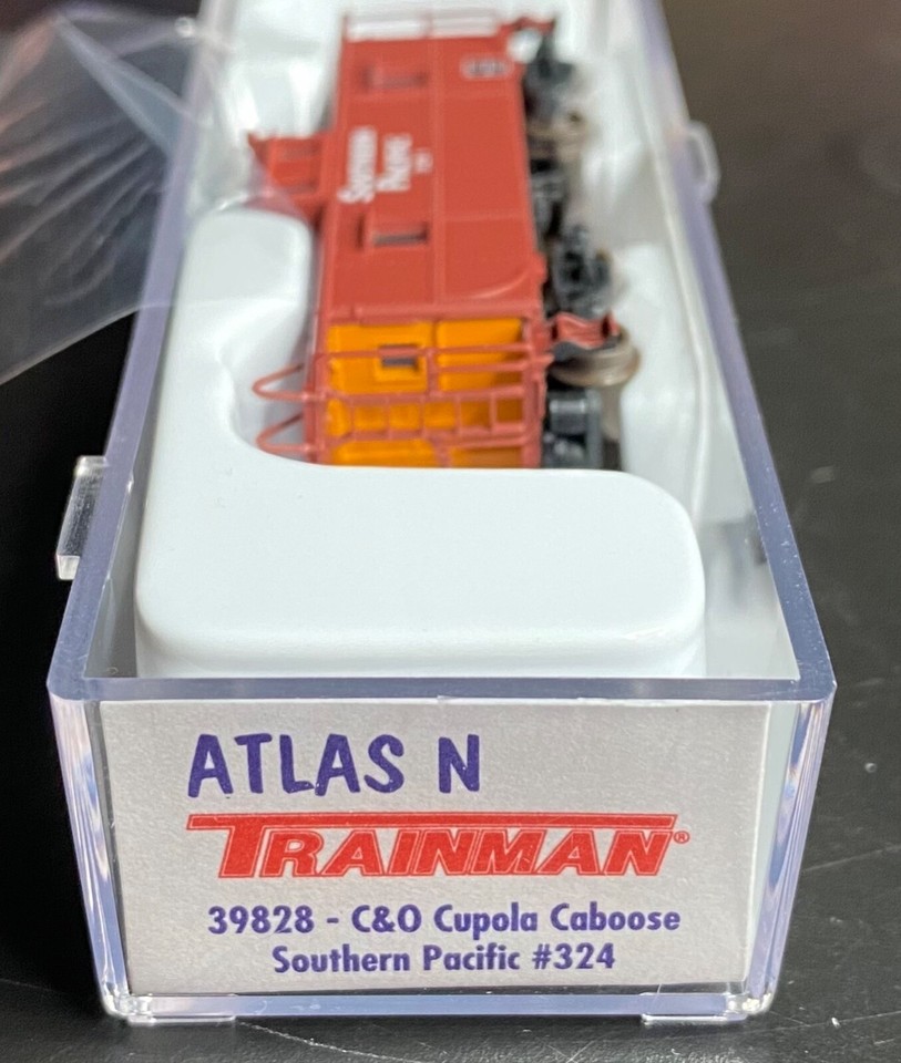 N scale Atlas Southern Pacific cupola caboose 39828 324 w/accumate