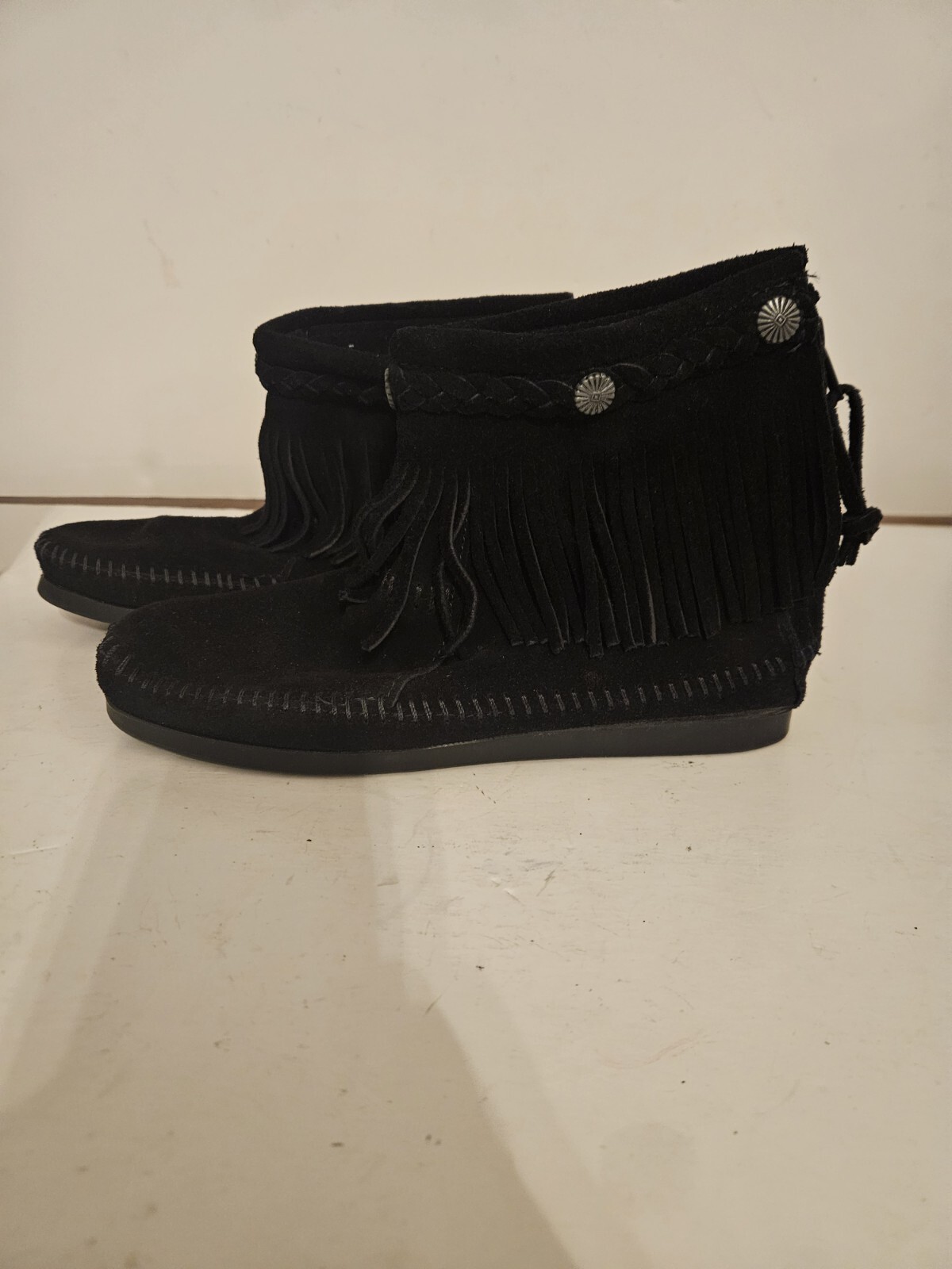 Minnetonka High Top Fringe Boots Black Suede Size 6.5 Western Festival Style