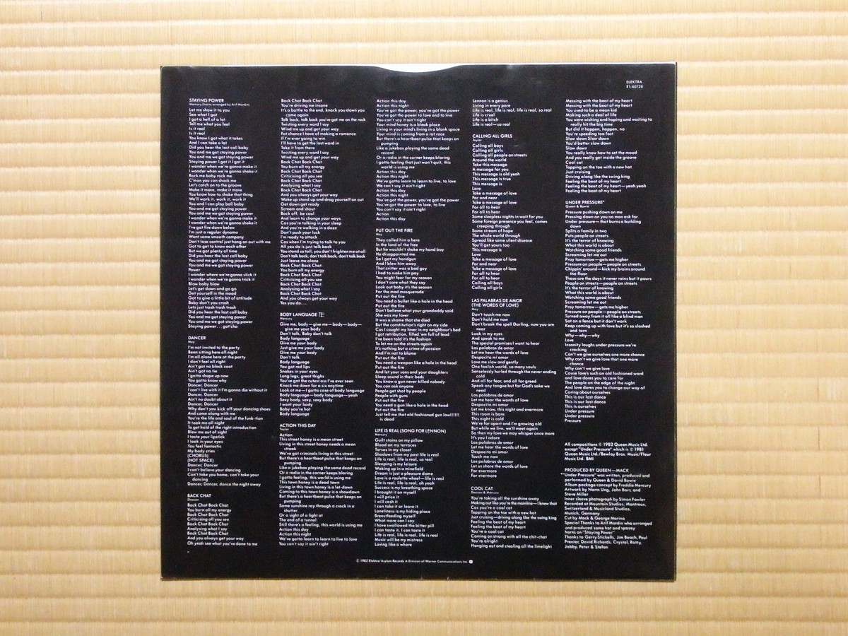 Queen – Hot Space P-11204 Japan 2 insert Inner sleeve Obi NM