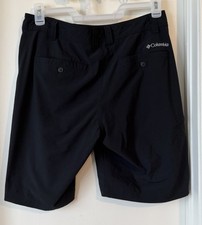 COLUMBIA Men's Size 32x10 Omni-Shade Shorts BLACK Outdoor Cargo REGULAR FIT