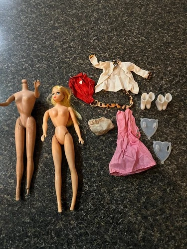 Vintage 1950's Dolls and accessories Headless Barbie 1958