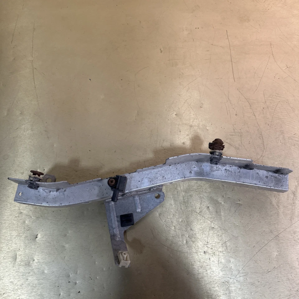 Barra de parachoques lateral izquierdo BMW X6 2015 y soporte de montaje de faros 729449108 OEM Foto 3 de 4