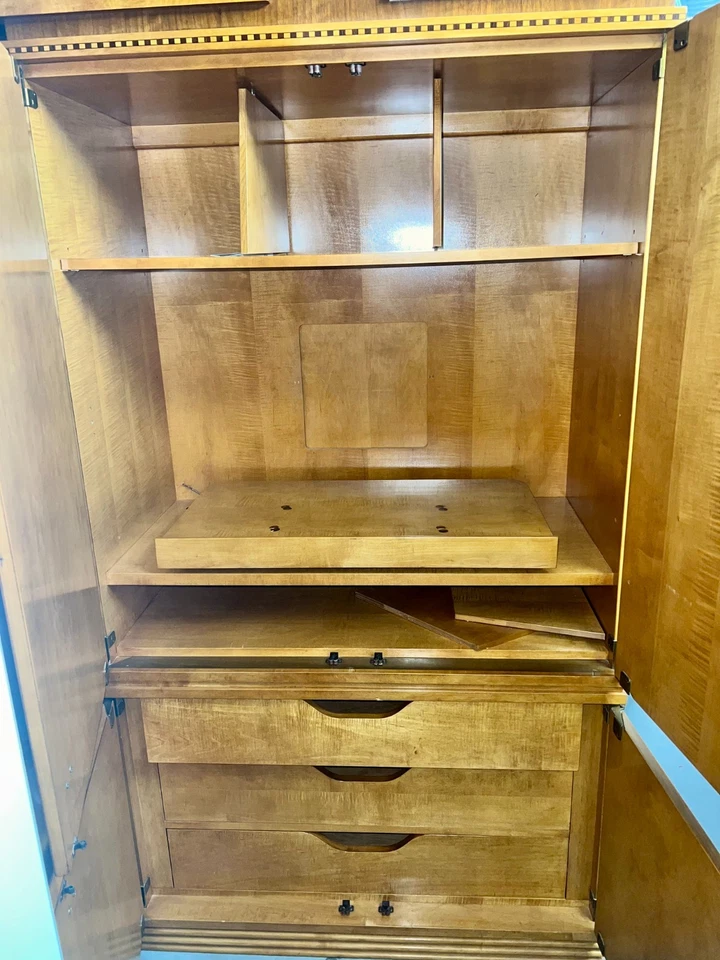 Armario Hickory White Biedermeier Genesis Collection EntertainmentCenter ArtDeco Foto 3 de 4