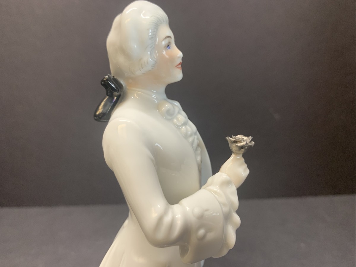 置物 Vintage Augarten \"The Bearer of Rose\" Augarten Wien Vienna Austria Victorian Gentlemen Rose Bearer 7 3/4