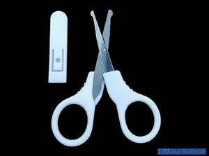 safety nail scissors