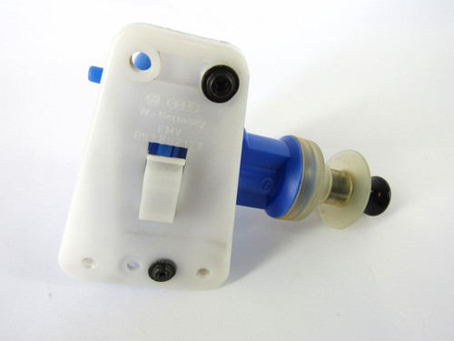 AUDI 80 B4 Stellmotor Turschloss Hinten RECHTS Rear RIGHT Actuator 893862153D