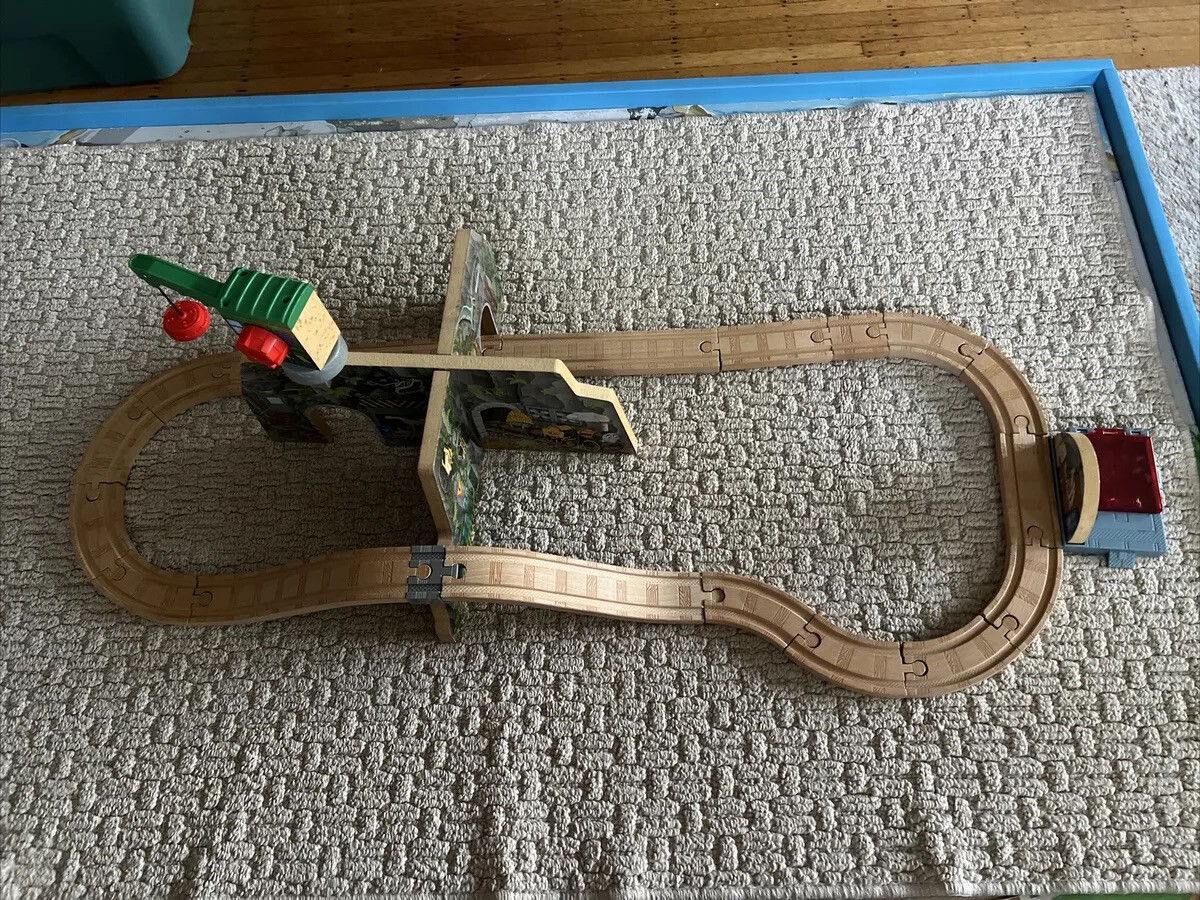 Thomas Friends Wooden Railway VOLCANO PARK DELUXE SET