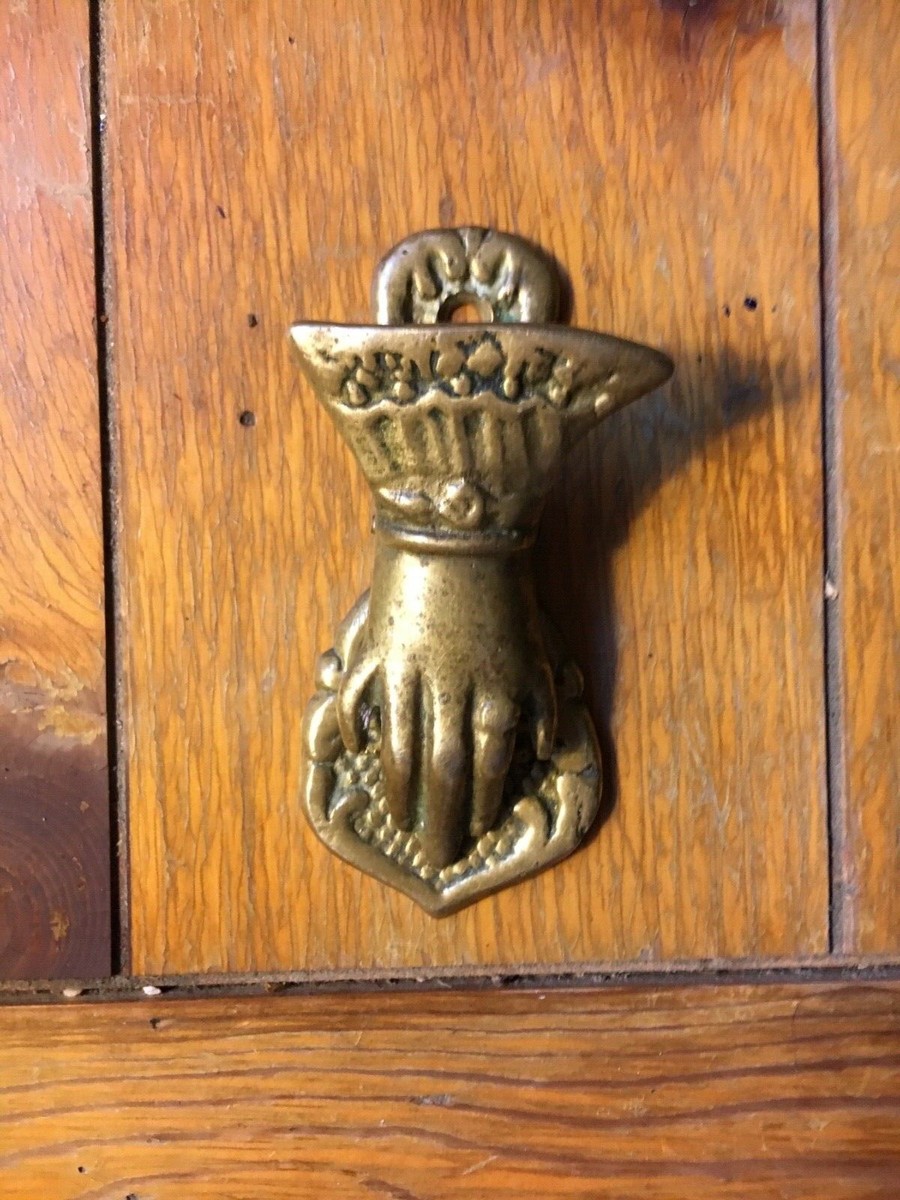Vintage Brass Hand Shaped Glove Handkerchief Clip Wall Mount