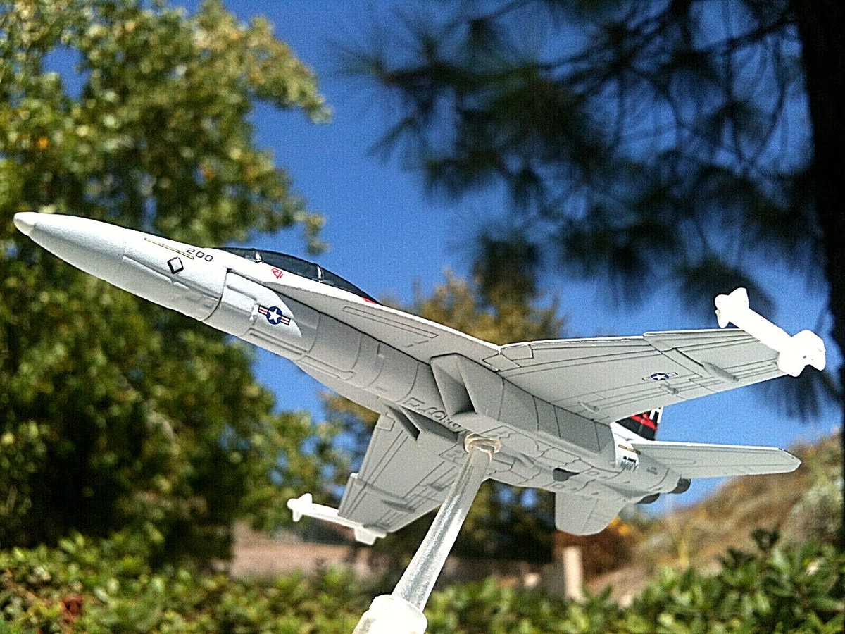 Corgi McDonnell Douglas F/A-F18E Super Hornet VFA-14 Corgi McDonnell Douglas F/A-F18E Super Hornet VFA-14