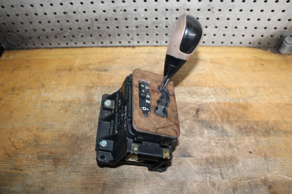 Palanca de cambios de piso Mercedes-Benz W210 E320 2001 OEM PP210 267 075 Foto 2 de 4