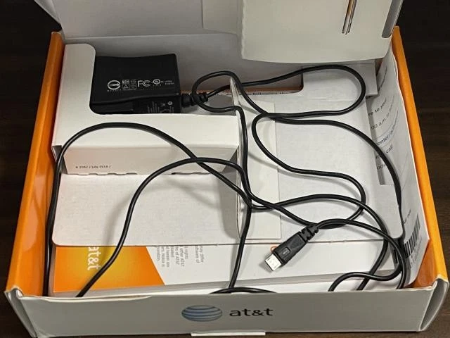 Nokia 6350 Box Red Camera Flip Cellphone - Image 4 of 4