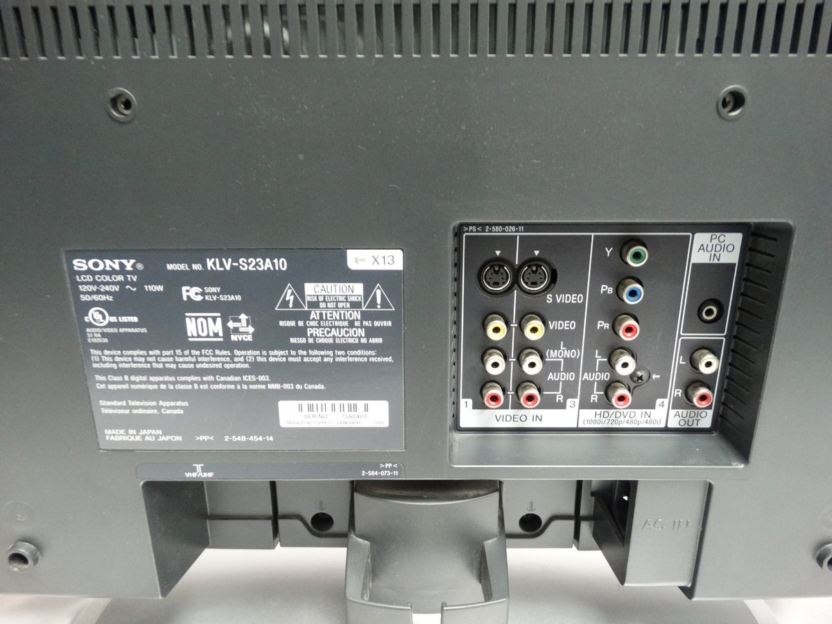 Vintage 2005 Sony WEGA KLV-S23A10 23” 720P LCD TV - No Remote