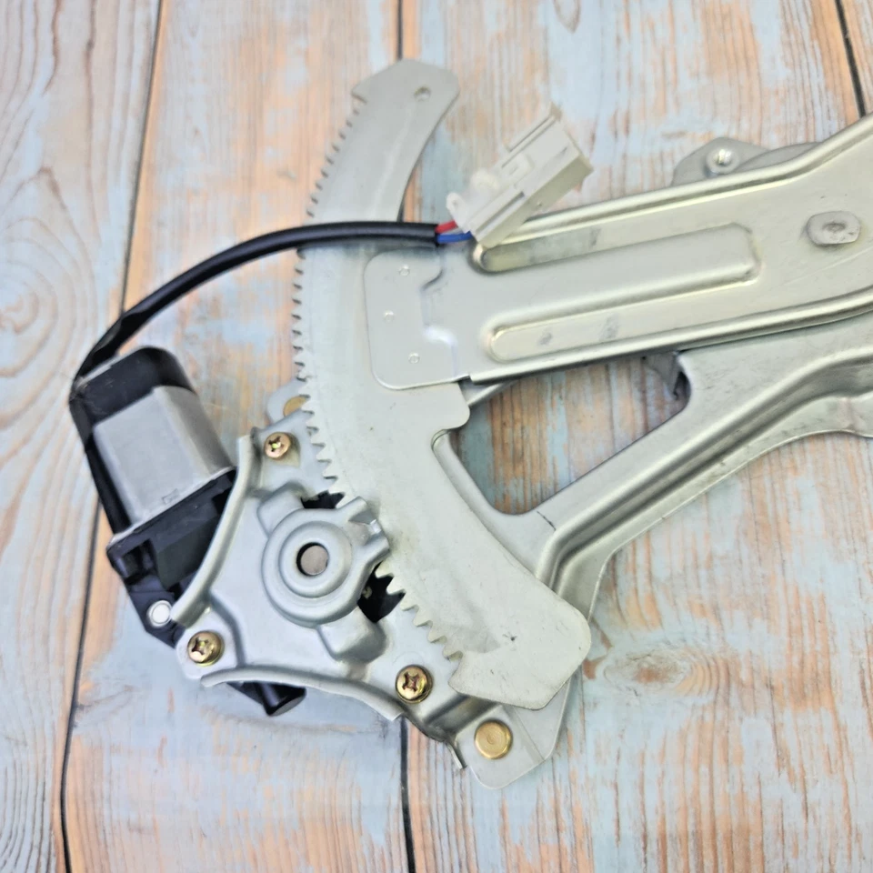 Regulador de ventana eléctrica derecha Dorman 741127 para Ford Mustang 1994-2004 con motor de 2 pines Foto 4 de 4