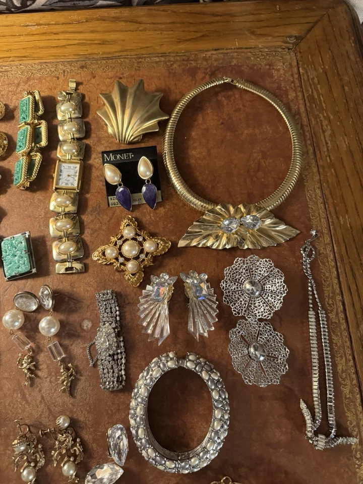 30 Plus Piece Vintage Jewelry Lot - Image 2 of 4
