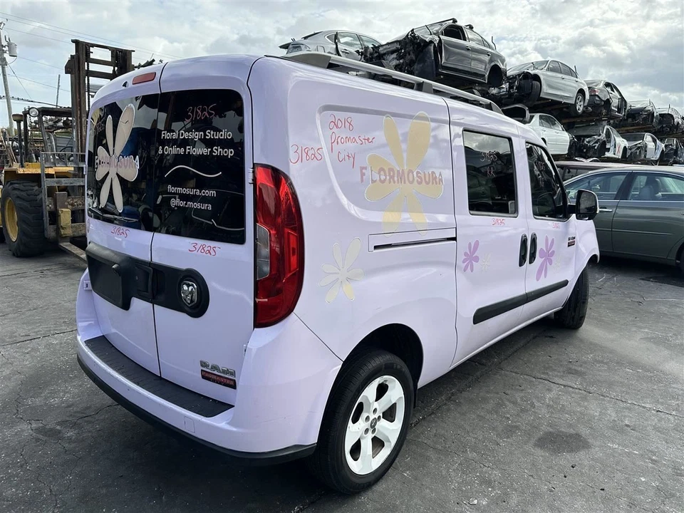 Antena de radio montada en techo delantero 2015 16 17 18 19 20 21 22 Ram Promaster City Foto 4 de 4