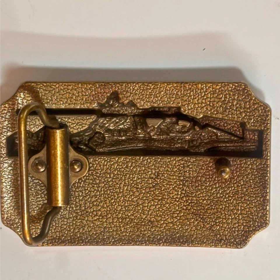 Hebilla de cinturón Browning de colección diseño de rifle mejor en el campo Indiana artesanía de metal Foto 2 de 2