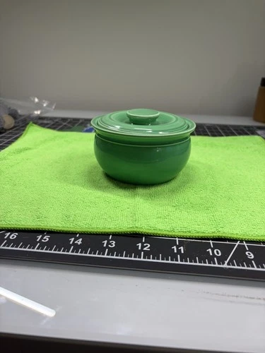 Vintage Fiestaware Kitchen Kraft - Individual casserole & lid - green (1937-44)