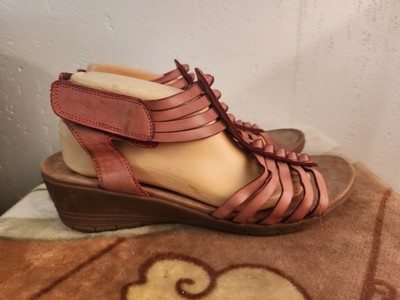 Baretraps Memory Foam Hinder Women sz 11 Coral Pink Ankle Strap Wedge Sandals #9