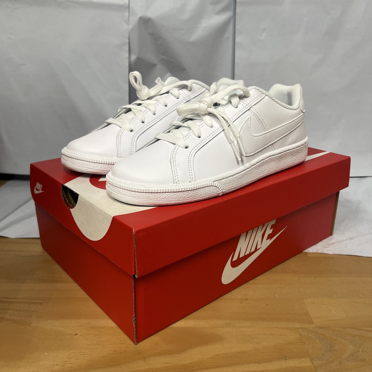 スニーカー nike court  women shoes 749867-105 ナイキ NIKE コート ロイヤル COURT ROYALE シューズ スニーカー