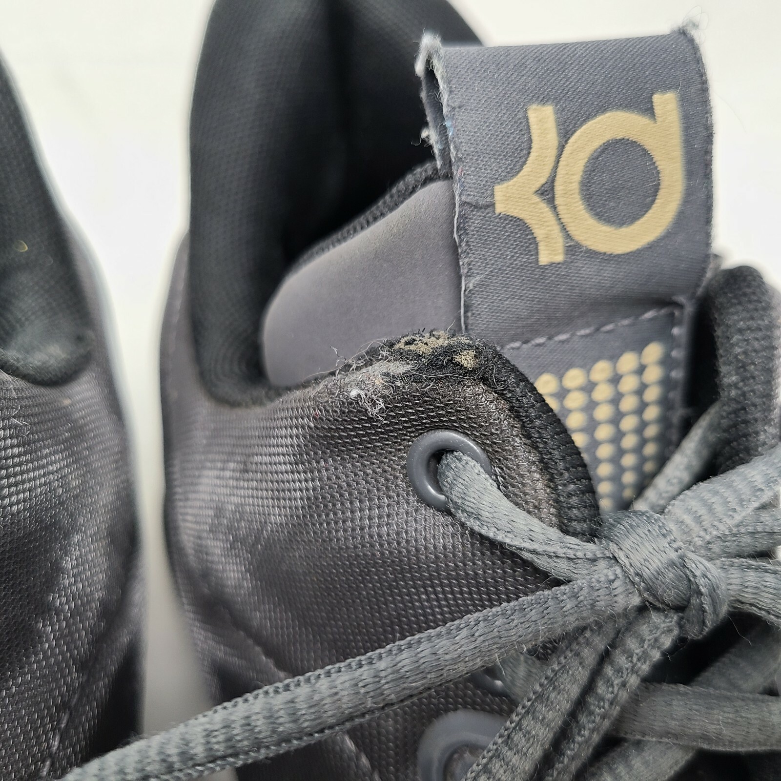 nike air trainers grey