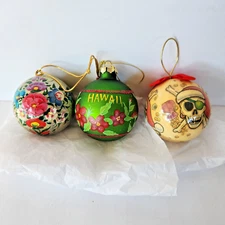 Vintage Assorted Christmas Ball Ornaments Hawaii Cayman Islands & Floral 3-Lot3"