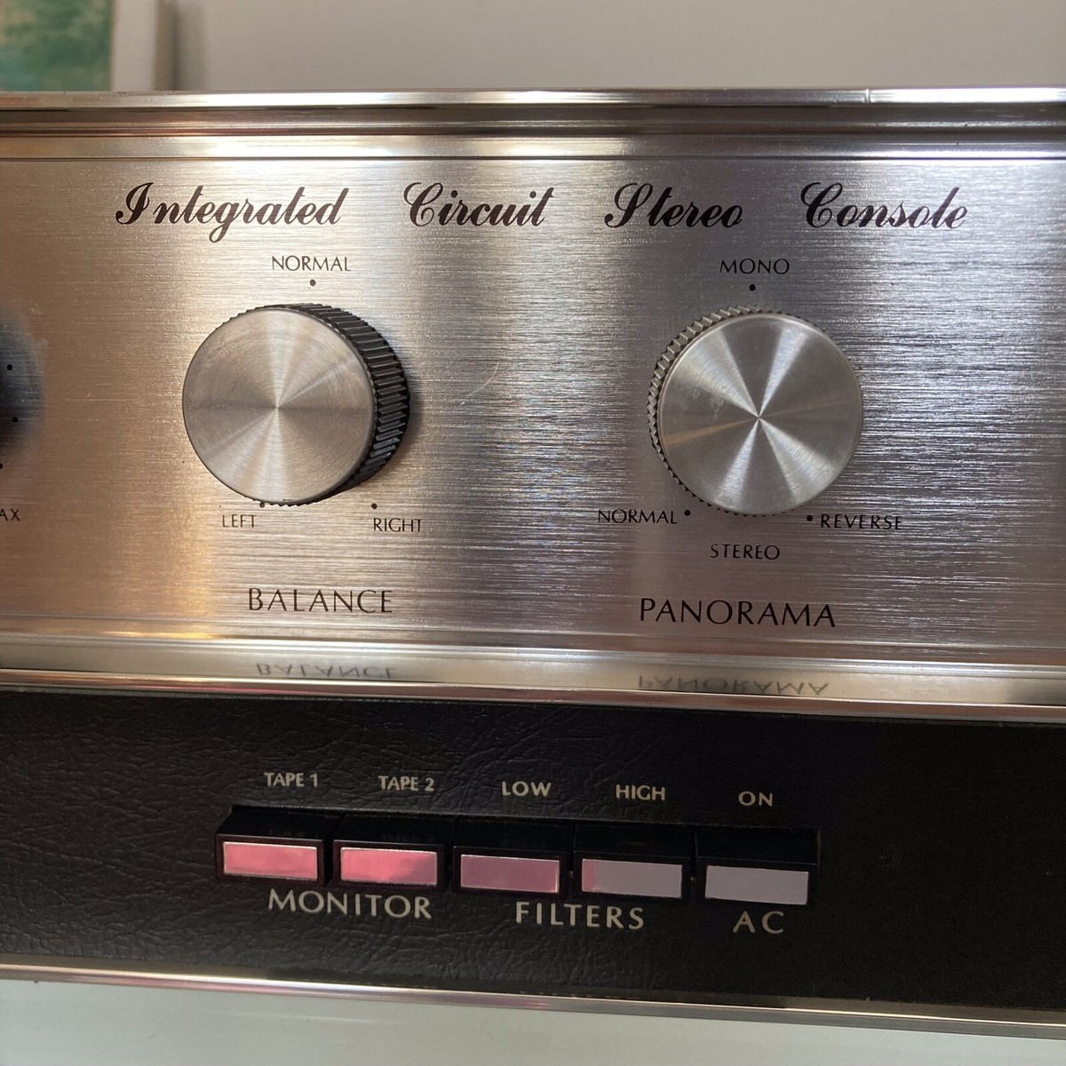 VTG Crown IC150 Solid State Integrated Circuit Stereo Console