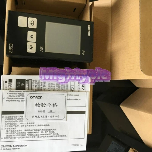 Original NEW One Omron Temperature Controller E5EZ-Q3MT