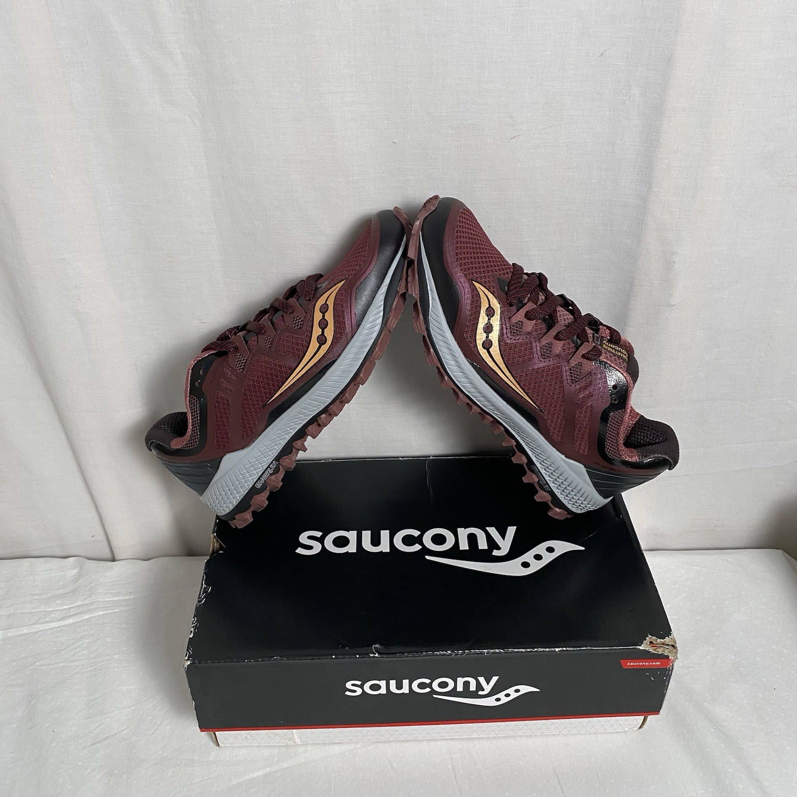Saucony Peregrine8 Women’s Size 8.5 Berry Athletic Running Hiking Sneakers New!