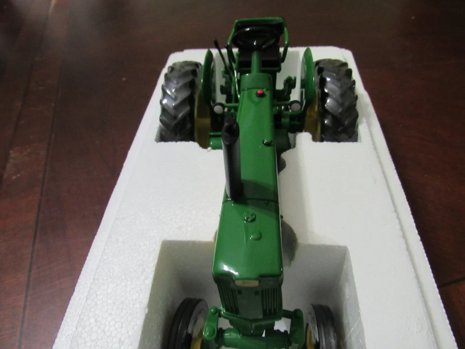 ERTL 1/16 TWO CYLINDER CLUB XVII 2007 JOHN DEERE 530 GP TRACTOR - NIB - Image 3 of 4