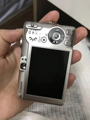 Canon IXUS 60 6.0MP 3X Optical Zoom CCD Digital Camera Silver
