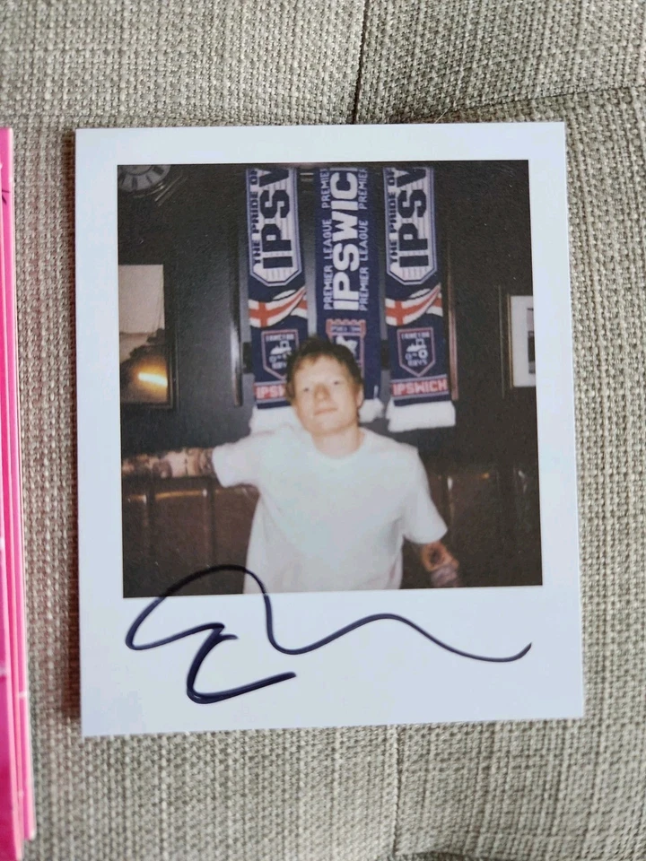 2025 ED SHEERAN Play Cd With Signed Polaroid  Foto 3 de 4