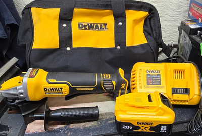 DeWALT DCG415W1 20V MAX XR 4-1/2 - 5'' Angle Grinder Kit (Battery + Charger)